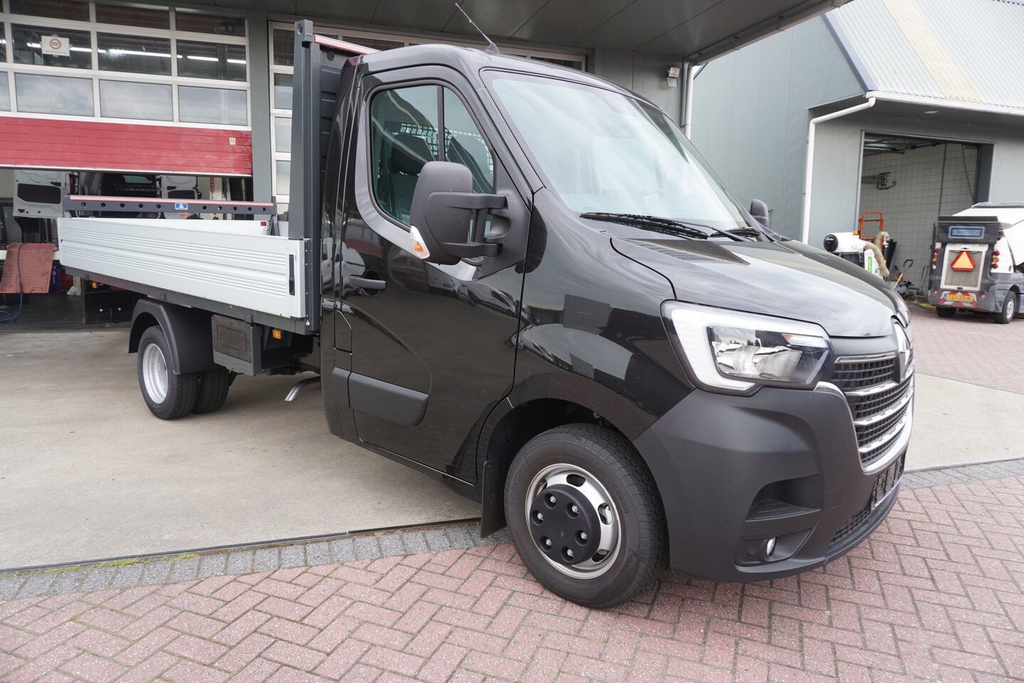 Renault Master - T35 2.3 dCi 165PK Pick-up Dubbel lucht Energy Nr. V205 | Airco/Cruise | Navi | 3500KG Trek - AutoWereld.nl