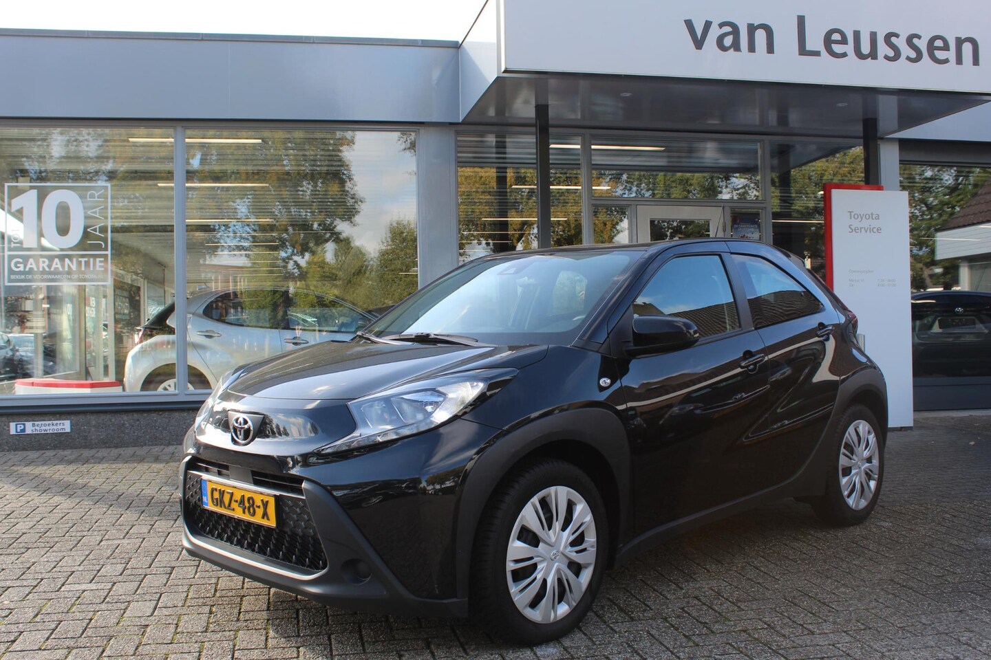 Toyota Aygo X - 1.0 VVT-I MT PLAY AD-CRUISE APPLE/ANDROID AIRCO CAMERA DAB EL-RAMEN & SPIEGELS - AutoWereld.nl