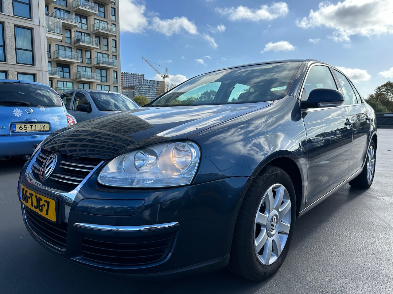 Volkswagen Jetta - 2.5 150pk AUT Americans Uitvoering 1e Eigenaar Bomvol Optie Goed OH! Leer Cruise Clima Sto - AutoWereld.nl