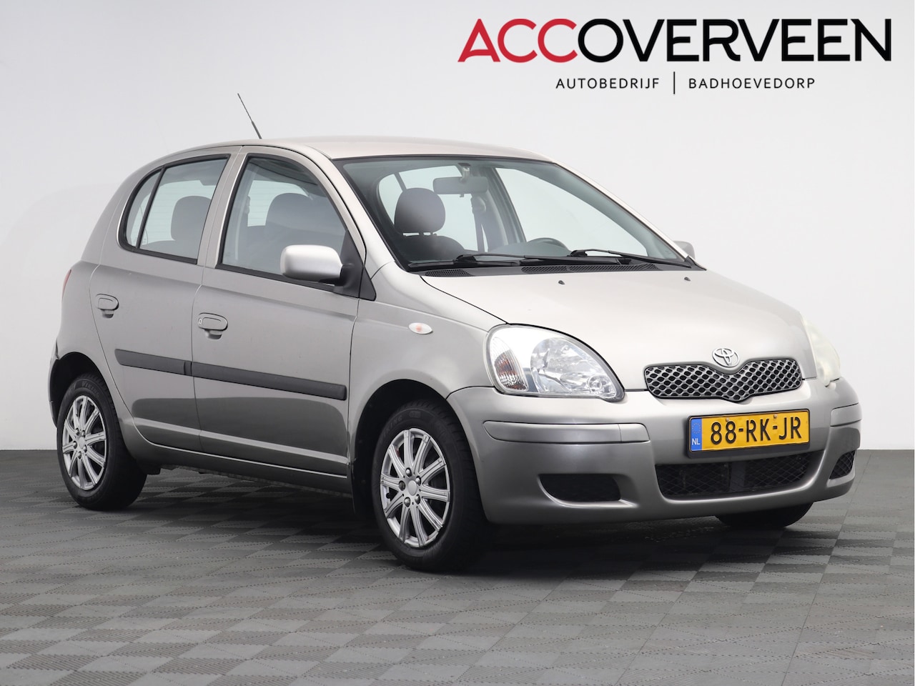 Toyota Yaris - 1.3 VVT-i Sol AUTOMAAT | Airco - AutoWereld.nl