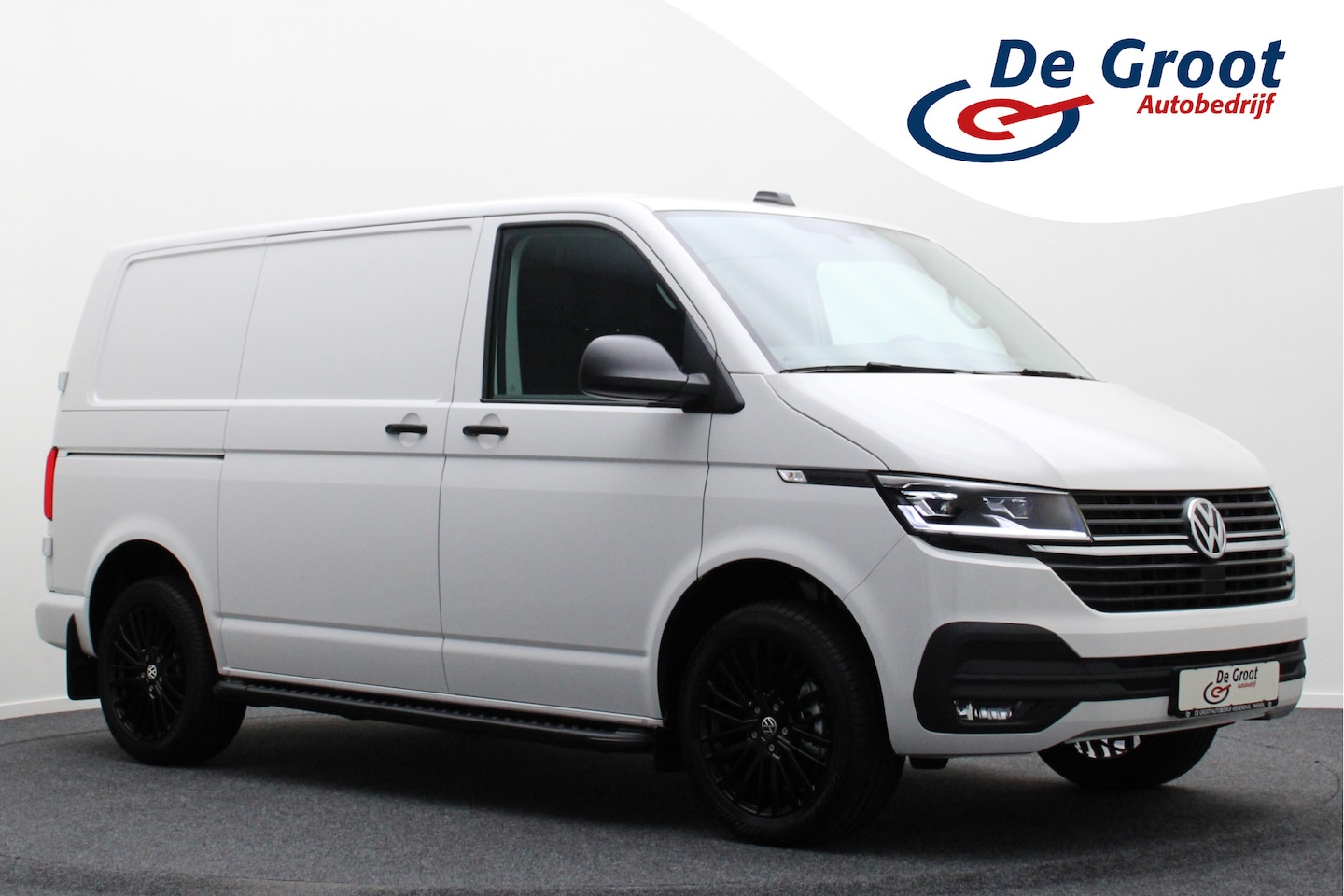 Volkswagen Transporter - 2.0 TDI L1H1 Airco, ACC, Camera, Apple Carplay, Bluetooth, PDC, Trekhaak, 16'' - AutoWereld.nl