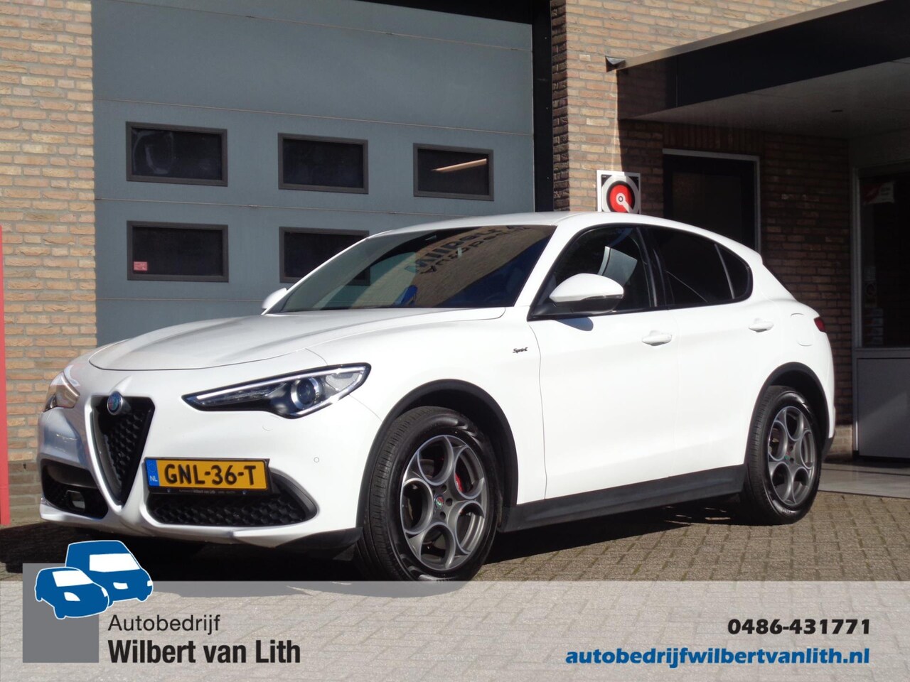 Alfa Romeo Stelvio - 2.2 JTD Super Executive Sprint | Camera | Navi | AdapCruise | Keyless | Leer - AutoWereld.nl