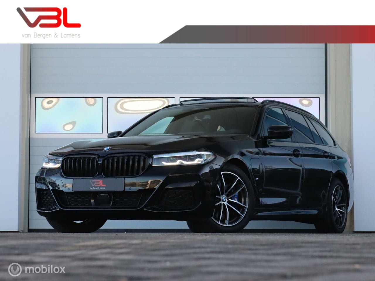 BMW 5-serie Touring - 530e High Executive M-sport| Panoramadak - AutoWereld.nl