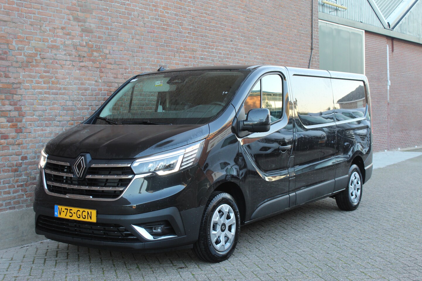 Renault Trafic - 2.0 Blue dCi 130 T30 L2H1 Advance - Achteruitrijcamera - AutoWereld.nl