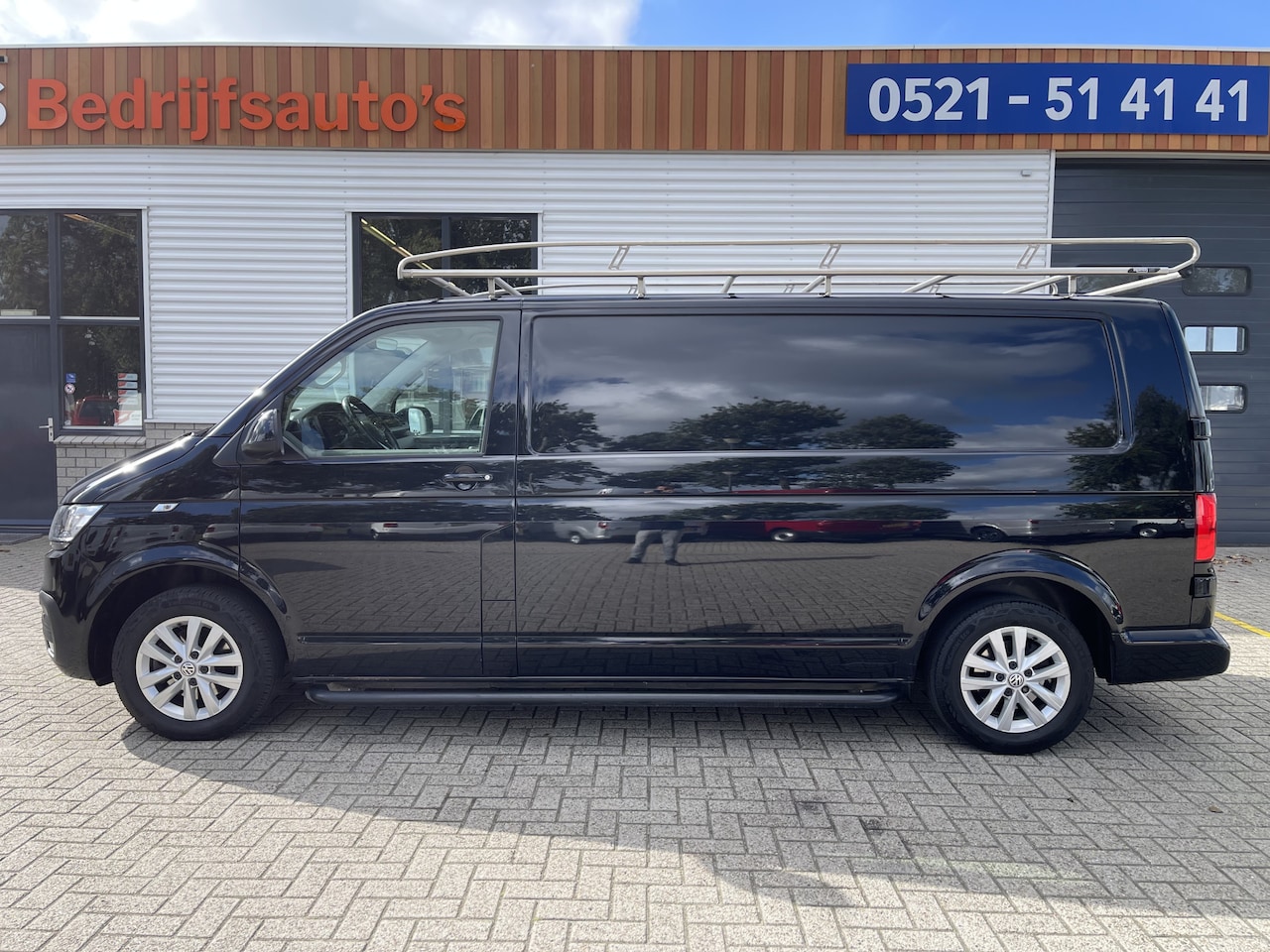 Volkswagen Transporter - 2.0 TDI 150pk DSG automaat L2H1 28 Highline / vaste prijs rijklaar € 27.950 ex btw / lease - AutoWereld.nl