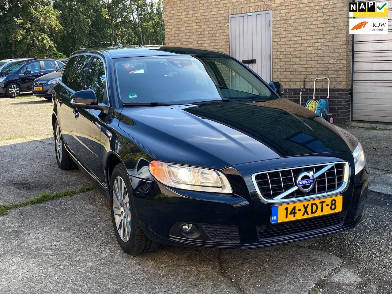 Volvo V70 - 1.6 T4 Limited Ed. met leer, Xenon, Dealerauto met NAP - AutoWereld.nl