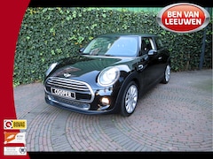 MINI Cooper - 1.5 Chili F56 met Navi, Keyless entry, PDC en 17"