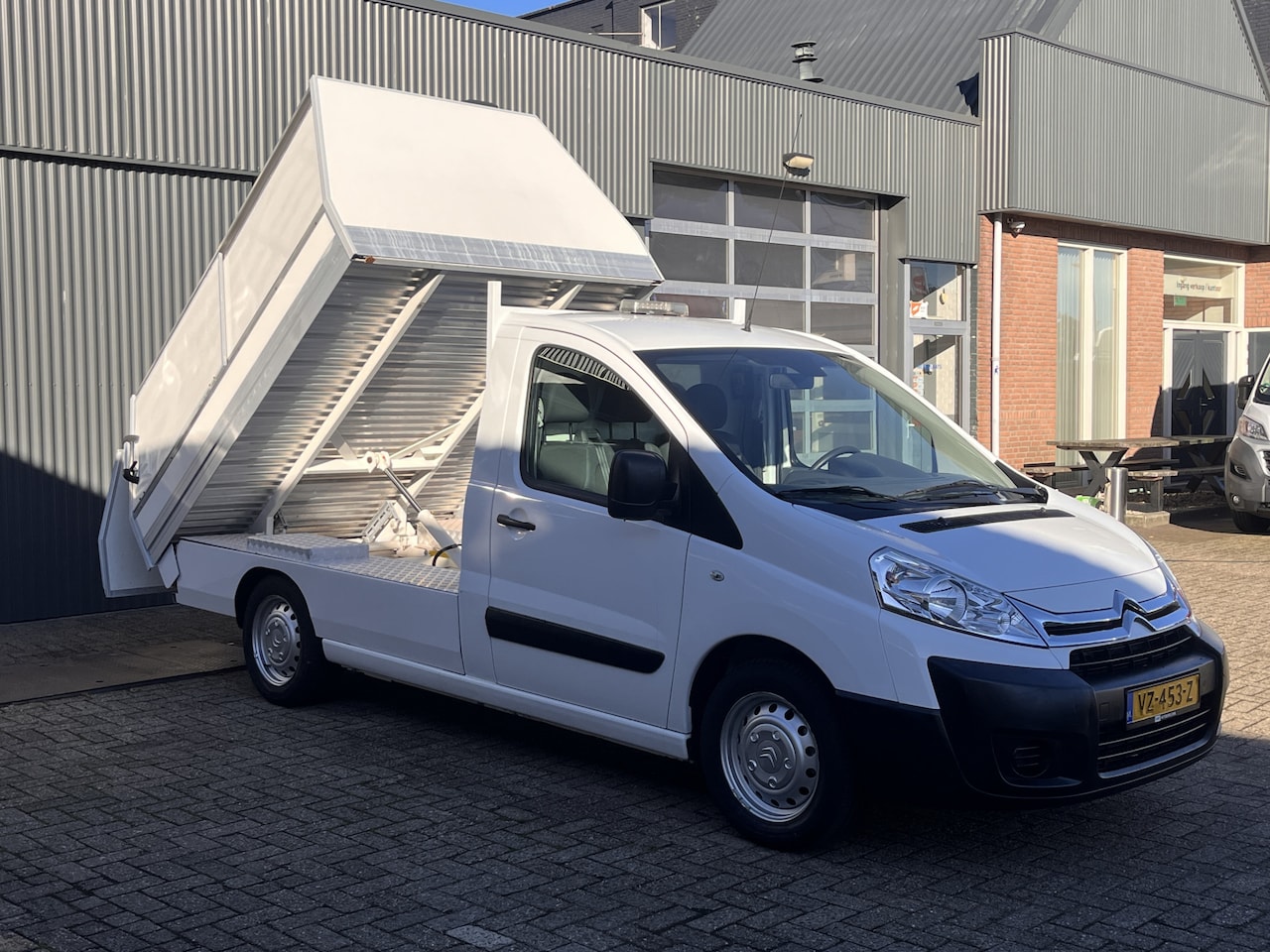 Citroën Jumpy - 12 2.0 HDI 128pk Veegvuil kipper Vuilniswagen met Trekhaak 1930kg 1e eigenaar Parkeersenso - AutoWereld.nl