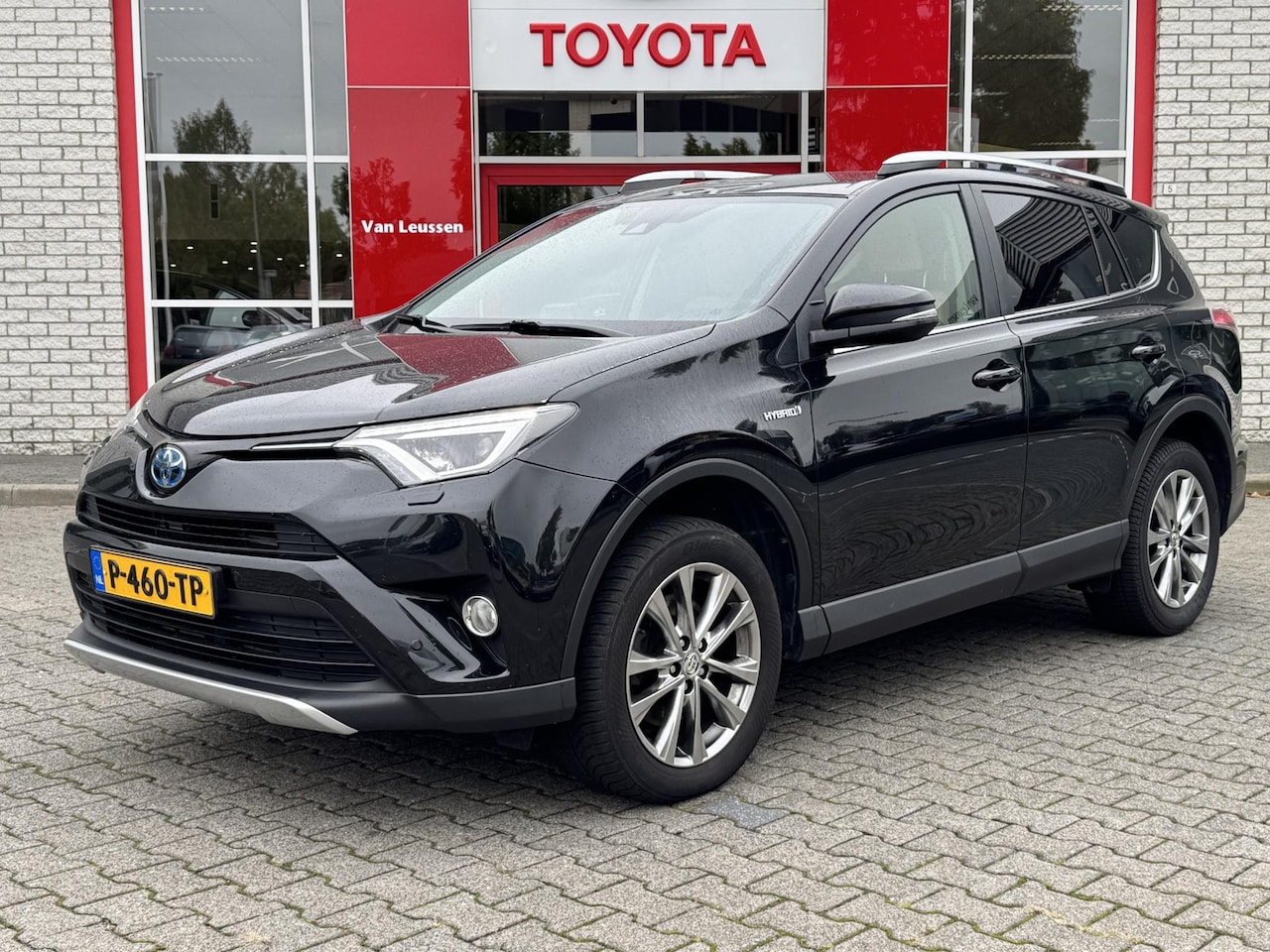 Toyota RAV4 - 2.5 HYBRID AWD EXECUTIVE BUSINESS TREKHAAK 1650-KG TREKGEW!! ALL SEASON STOELVERW EL-ACHTE - AutoWereld.nl