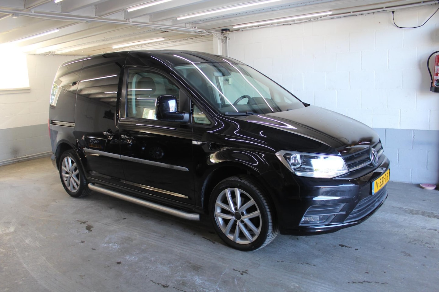 Volkswagen Caddy - 2.0 TDI L1H1 BMT Highline DSG - AutoWereld.nl