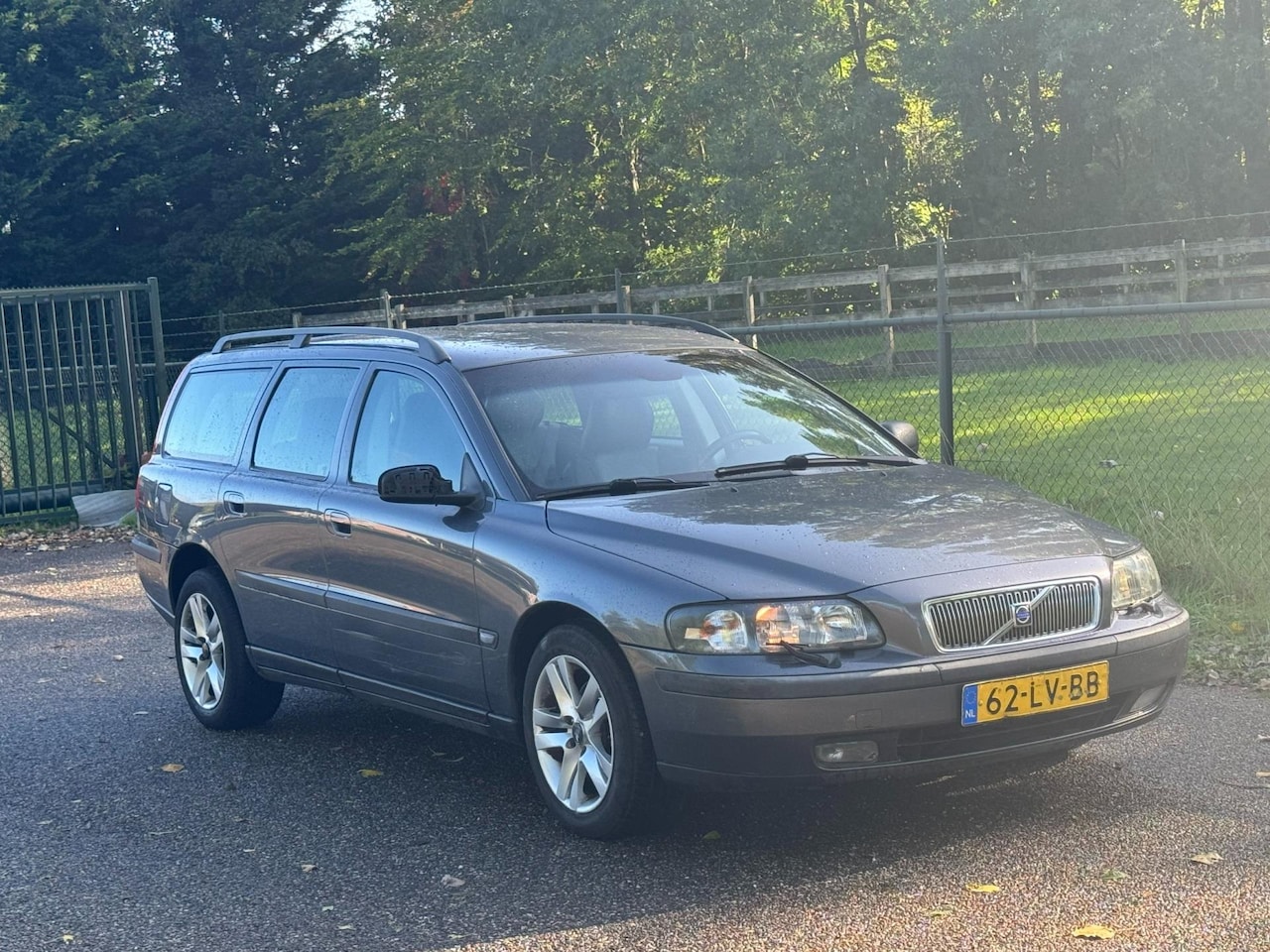 Volvo V70 - 2.4 Comfort Line /Trekhaak/Automaat/ - AutoWereld.nl