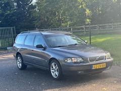 Volvo V70 - 2.4 Comfort Line /Trekhaak/Automaat/