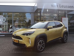 Toyota Yaris Cross - 1.5 HYBRID 115 BUSINESS DODEHOEKDETECTIE STUUR/STOELVERW. LED KEYLESS SENSOREN V+A PRIVACY