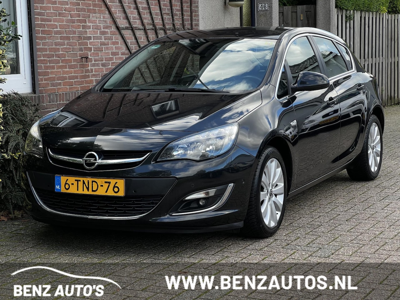 Opel Astra - 1.4 Turbo Cosmo Navi/PDC/Half leder - AutoWereld.nl