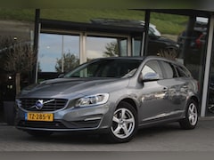 Volvo V60 - T3 Business | Bi-Xenon| Navigatie | Cruise Control | Stoel- Stuur- en Achterbankverwarming