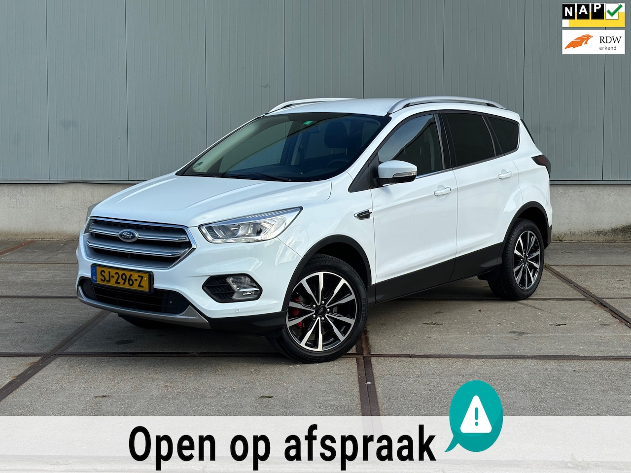 Ford Kuga - 1.5 Carplay, Stoelverwarming, Camera! NAP! - AutoWereld.nl