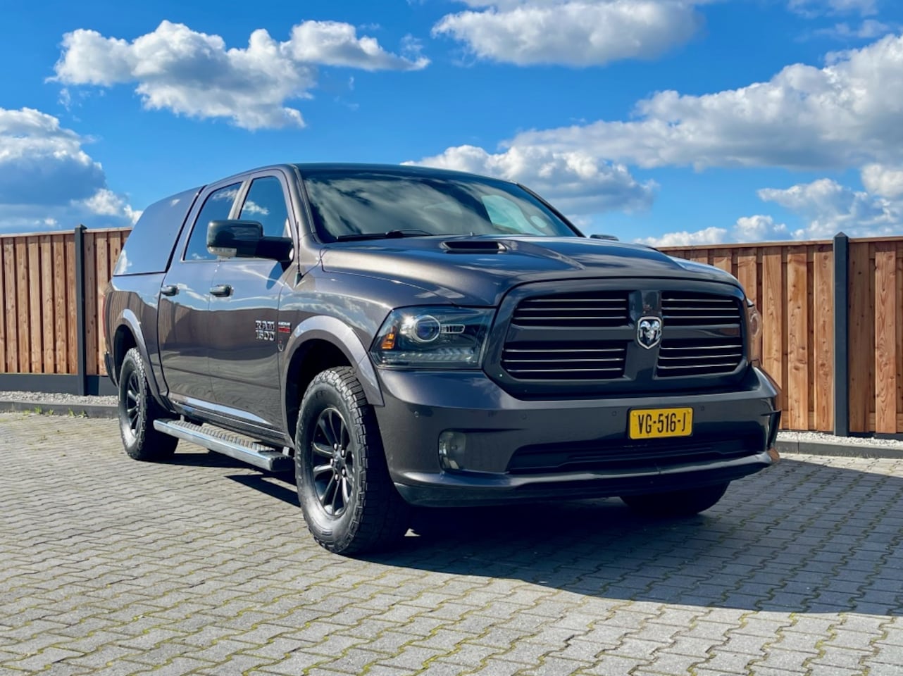 Dodge Ram 1500 - 5.7 V8 4x4 CC 5'7 - AutoWereld.nl