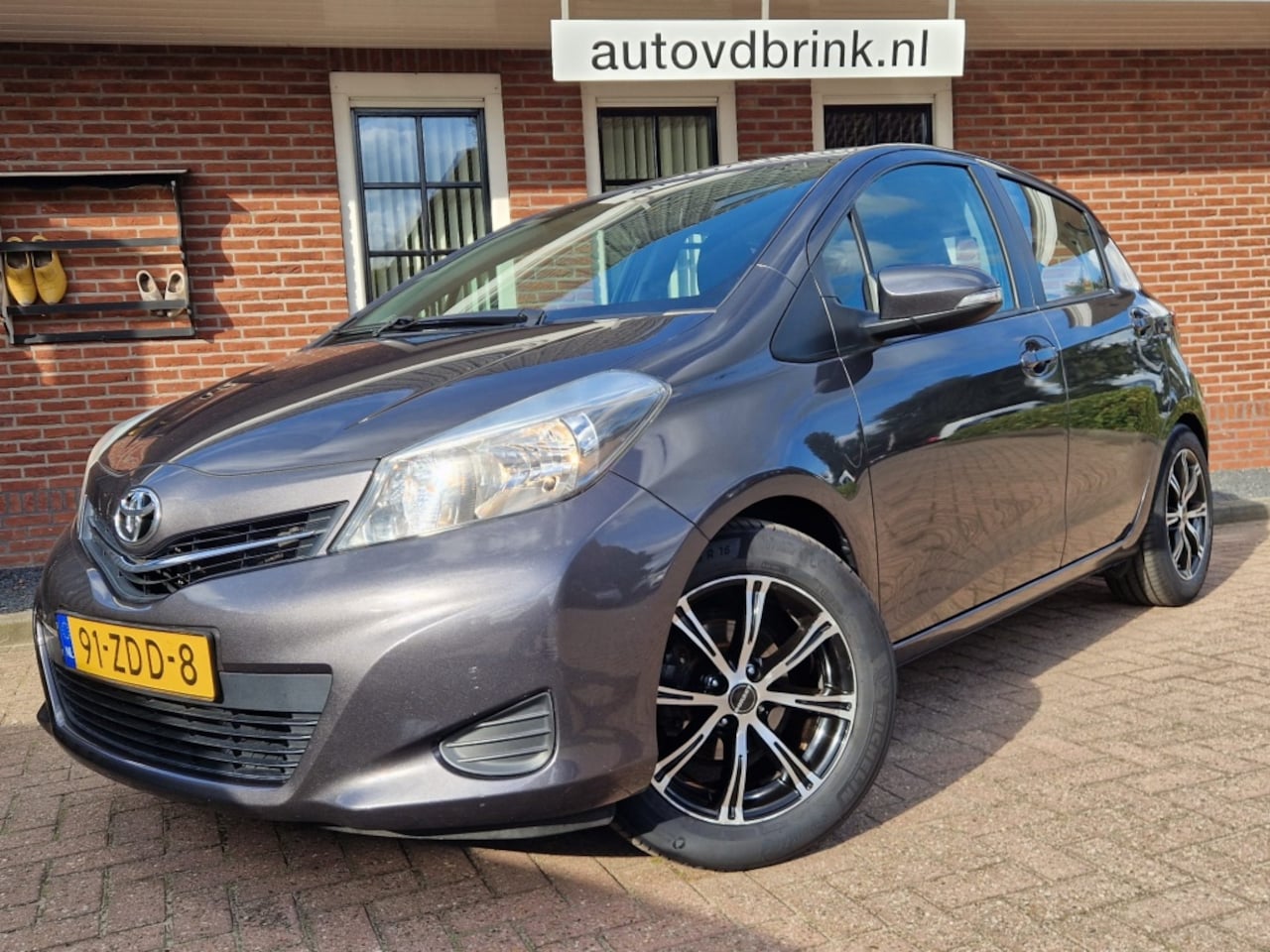 Toyota Yaris - 1.3 VVT-i Aspiration 1.3 VVT-i Aspiration - AutoWereld.nl