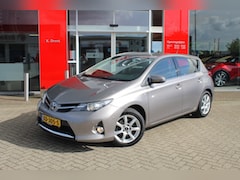 Toyota Auris - 1.6 Aspiration | Trekhaak | 1300Kg trekgewicht | Sensoren v/a Cr