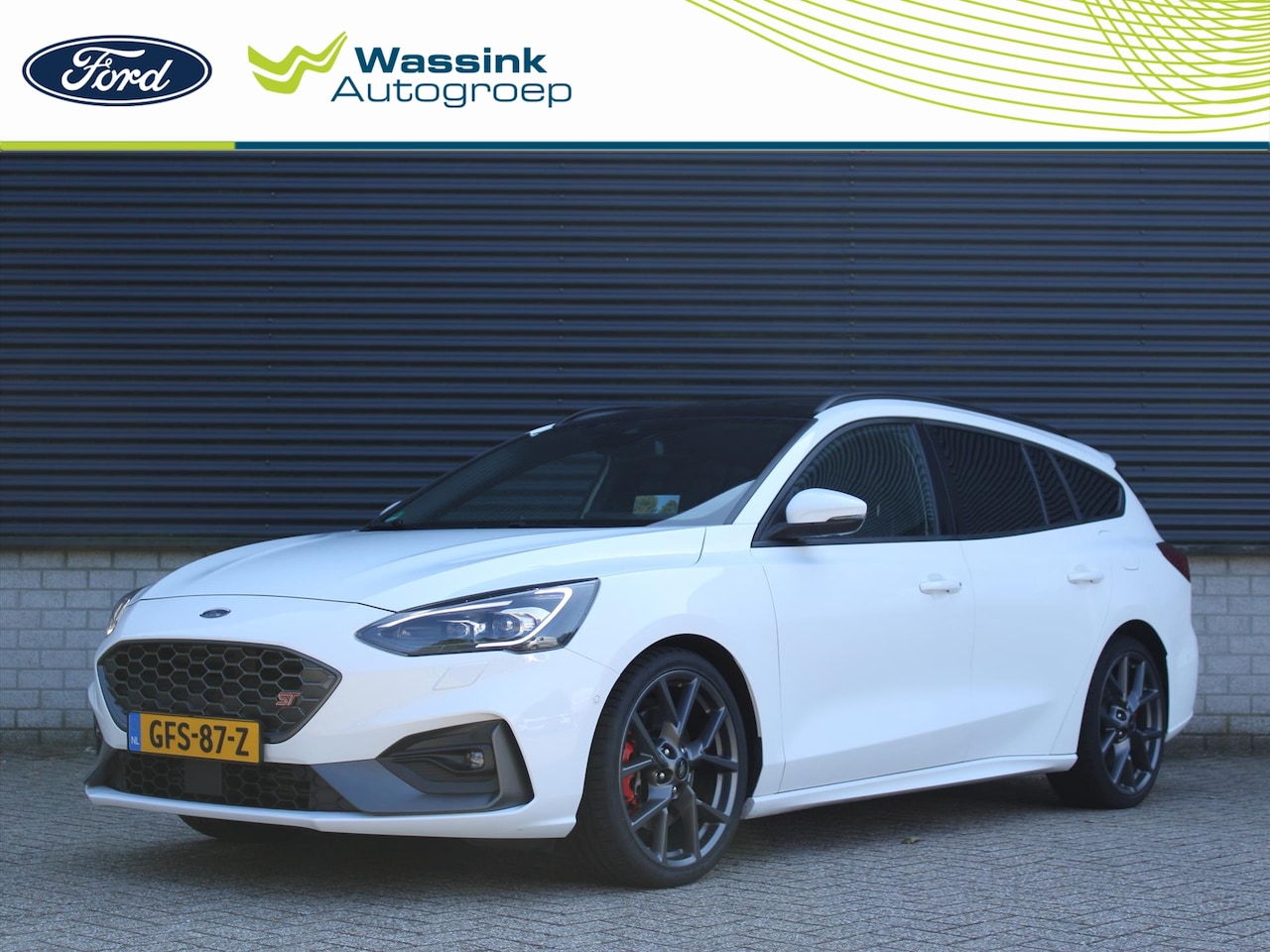 Ford Focus Wagon - 2.3 EcoBoost 280pk ST-3 I Pano Schuifkantel I HUD I Winterset I Elektr. Achterklep I Stoel - AutoWereld.nl