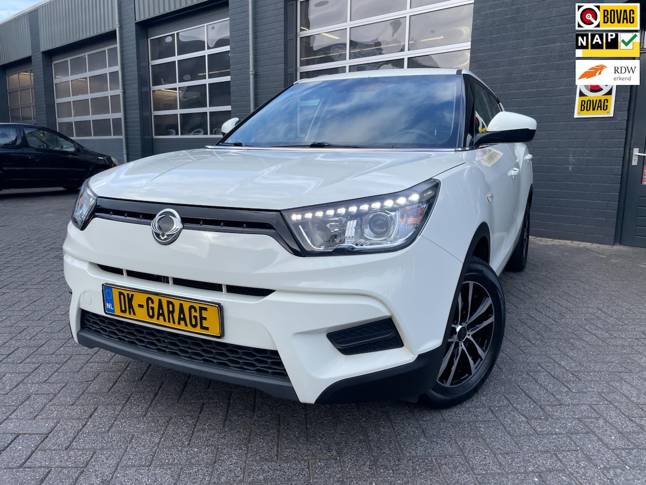 SsangYong Tivoli - 1.6 Quartz Navi, Cruise, Airco, - AutoWereld.nl