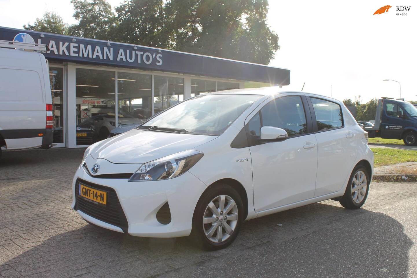 Toyota Yaris - 1.5 Full Hybrid Comfort Navi Whiteline Huurkoop Inruil APK Garantie - AutoWereld.nl