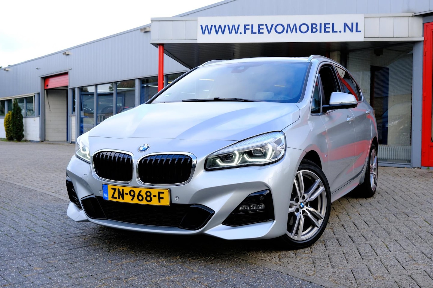 BMW 2-serie Active Tourer - 220i 192pk M Sport Aut. Pano|Leder|Sportstoelen|Cam|LMV - AutoWereld.nl