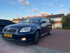 Toyota Avensis Wagon - 1.8 VVTi Linea Luna