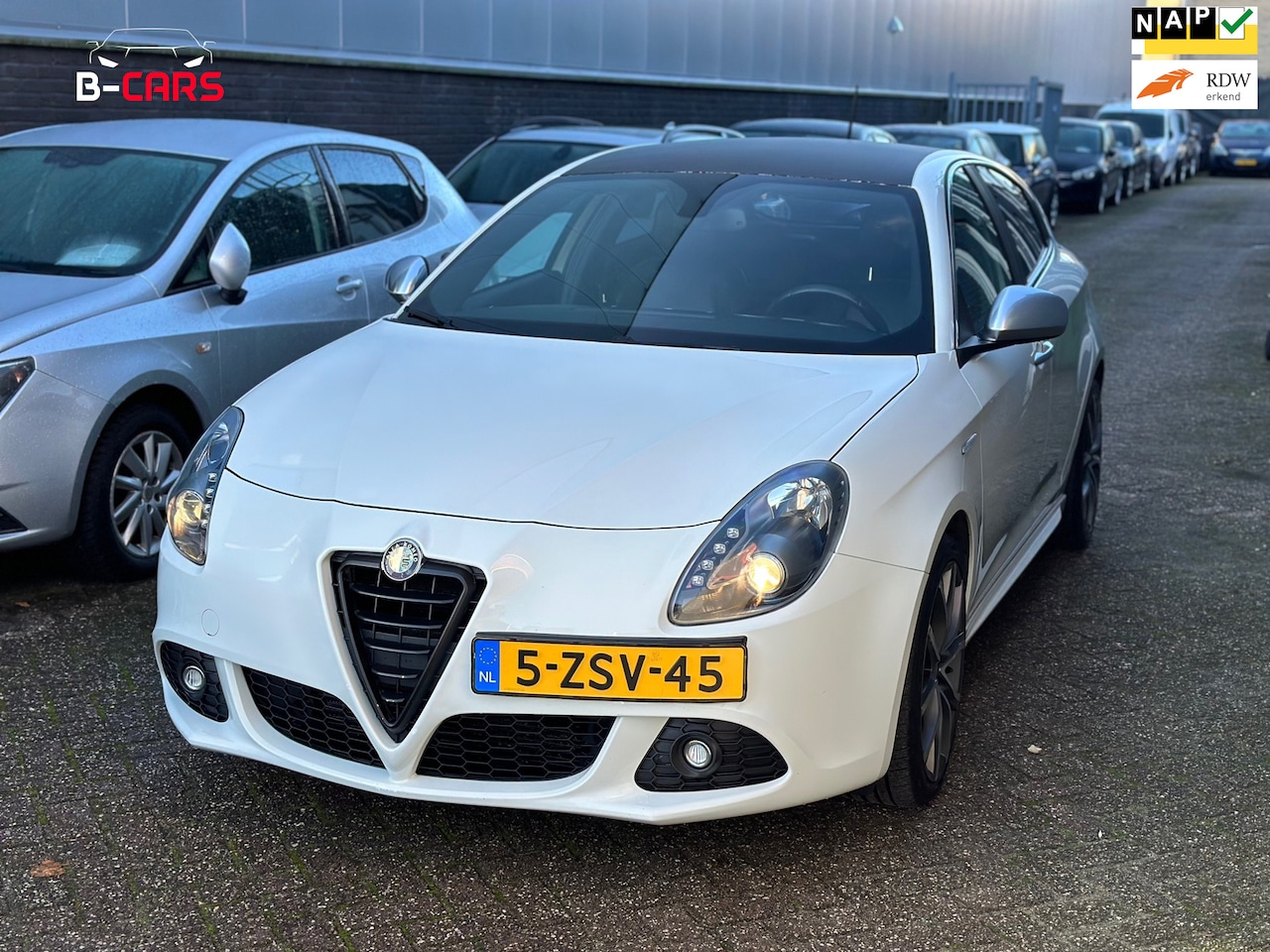 Alfa Romeo Giulietta - 1.4 T Distinctive Lusso XENON|AUTOM|LEER|AIRCO|CRUISC|SPORT!! - AutoWereld.nl