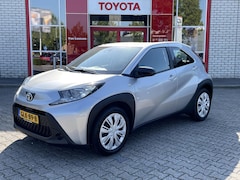 Toyota Aygo X - MT PLAY ALL SEASON AD-CRUISE AIRCO APPLE/ANDROID CAMERA BLUETOOTH EL-RAMEN/SPIEGELS