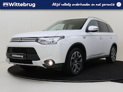 Mitsubishi Outlander - 2.0 PHEV Executive Edition X-Line Automaat | Trekhaak | Climate Control | Navigatie