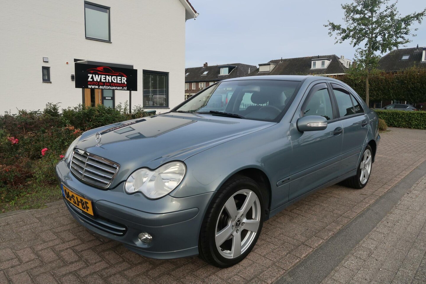 Mercedes-Benz C-klasse - 180 K. NAVIGATIE|TREKHAAK|BLUETOOTH|AIRCO|CRUISECONTROL|ZEER MOOI|ORIGINEEL NEDERLANDS - AutoWereld.nl