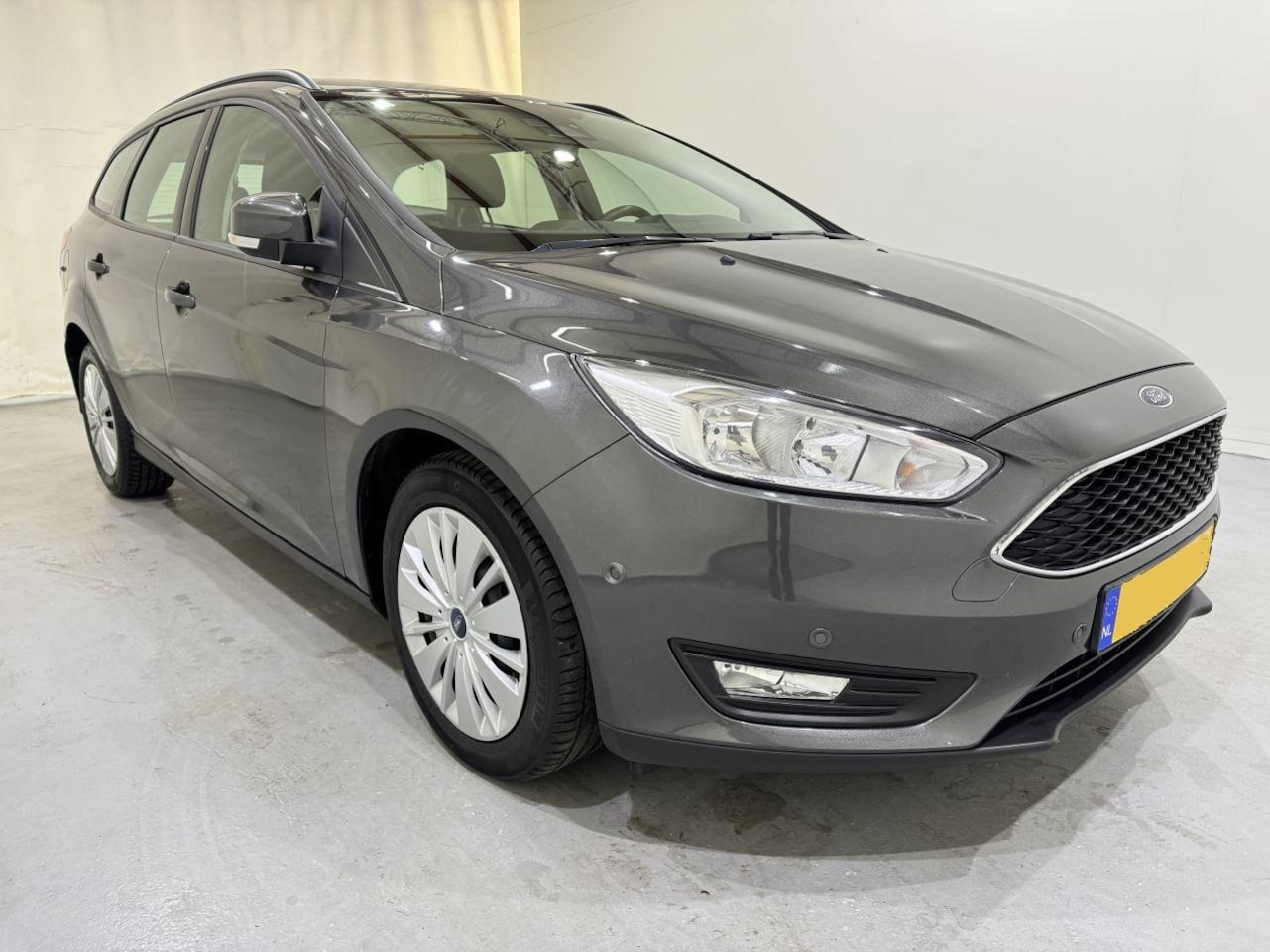 Ford Focus Wagon - 1.0 EcoBoost Lease Edition - AutoWereld.nl