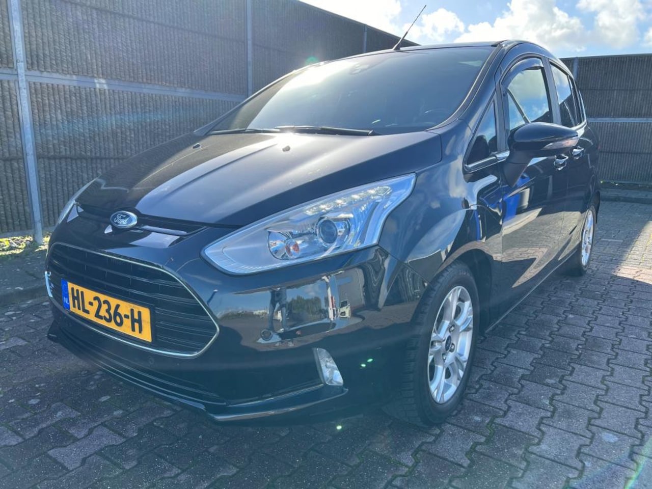 Ford B-Max - 1.0 EcoBoost Titanium *1e Eigenaar* PANO/DEALER ONDERHOUDEN - AutoWereld.nl