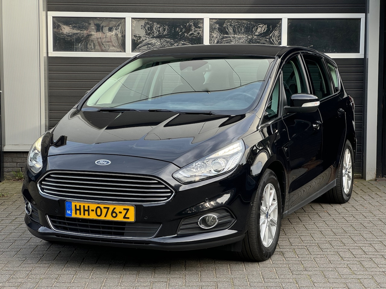 Ford S-Max - 1.5 Titanium Xenon, Keyless, Navi, Cruise, Climate Control, NAP - AutoWereld.nl