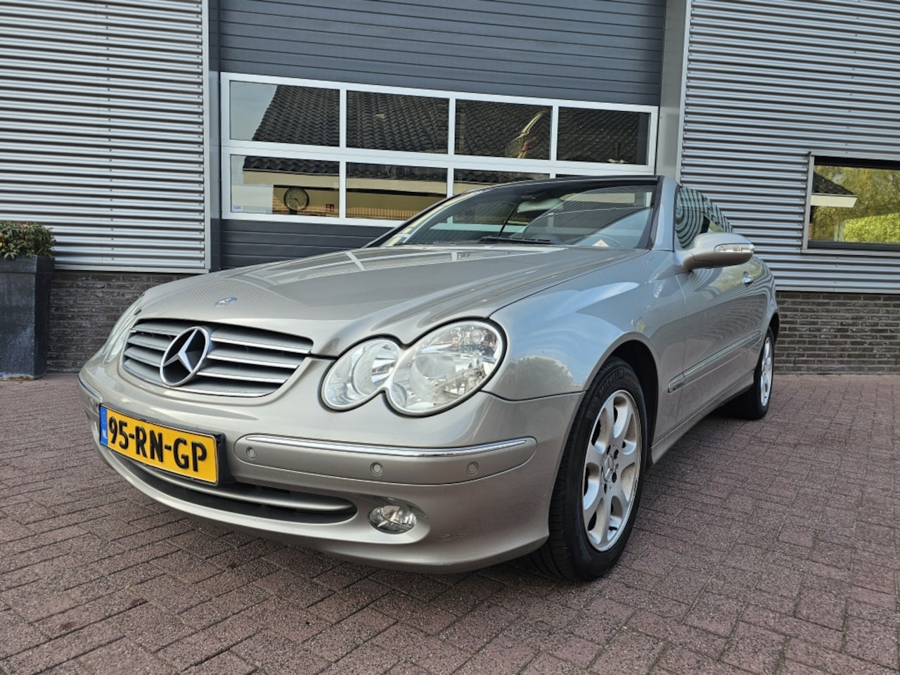 Mercedes-Benz CLK-klasse Cabrio - | NL Auto | Airco | 240 Elegance - AutoWereld.nl