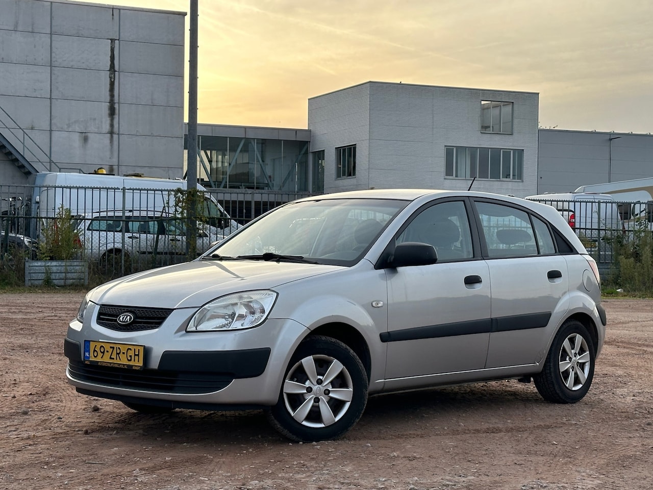 Kia Rio - 1.4 X-pect/RIJDT HEERLIJK - AutoWereld.nl