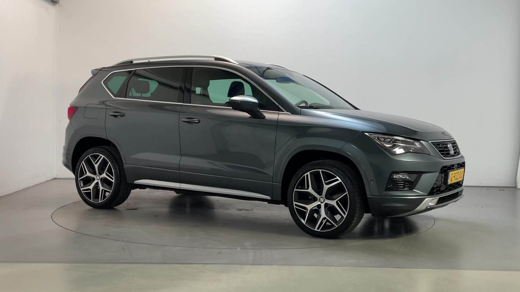 Seat Ateca - 1.5 TSI 150pk DSG FR Business Intense Virtual Cockpit Camera Navigatie App-Connect - AutoWereld.nl