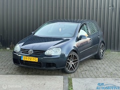 Volkswagen Golf - 2.0 FSI Sportline