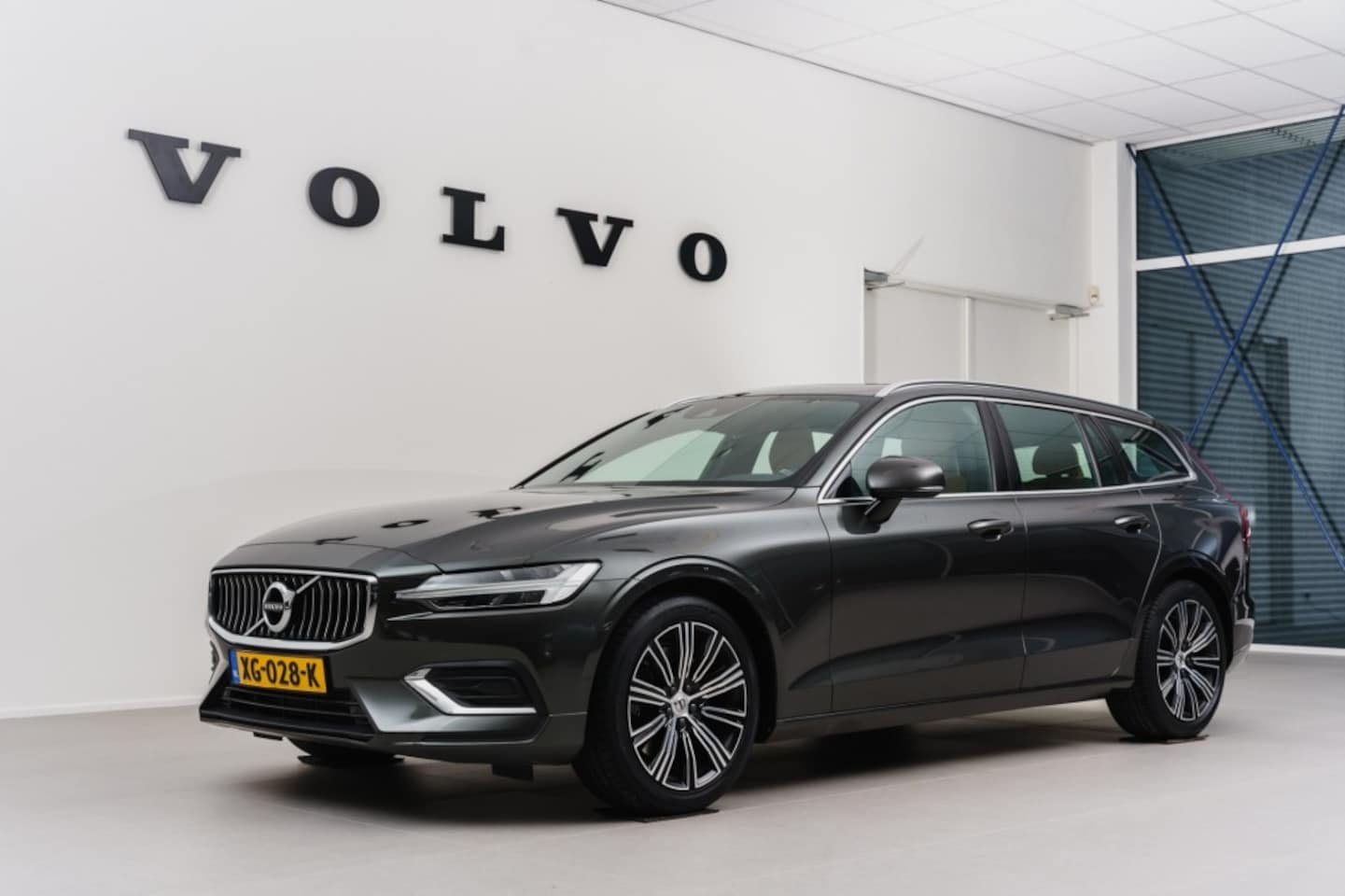 Volvo V60 - T5 Geartronic Inscription, Luxery Line, Scandinavian Line - AutoWereld.nl