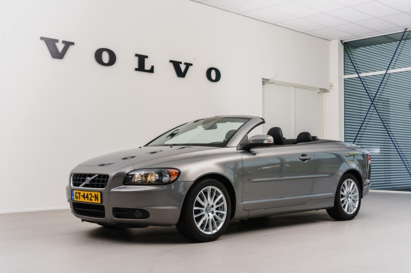 Volvo C70 - 2.4 Momentum - AutoWereld.nl