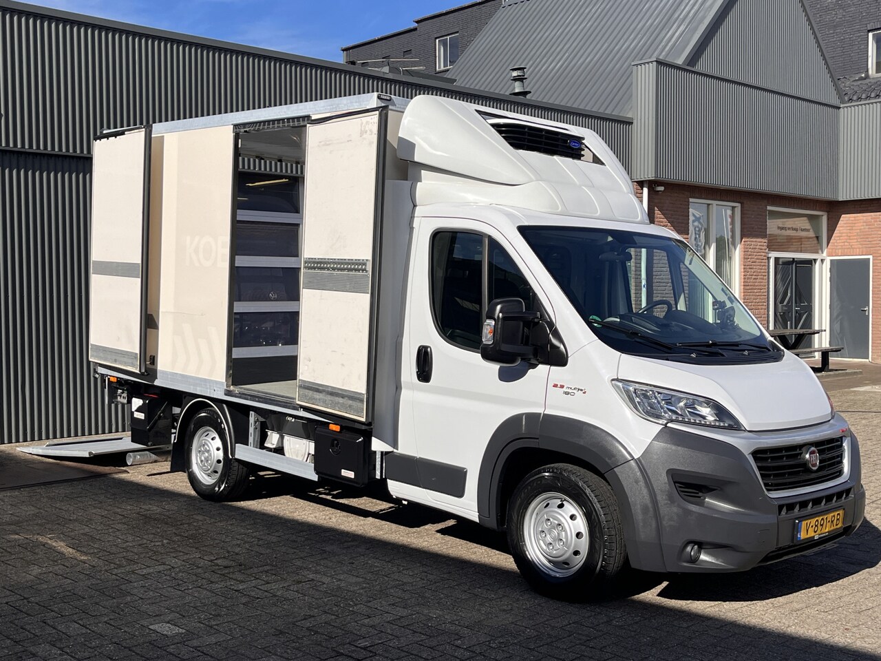 Fiat Ducato - 35 2.3 JTD Koeltransport Tot 0° graden Bakwagen Nachtaansluiting met 800kg laadklep Cruise - AutoWereld.nl