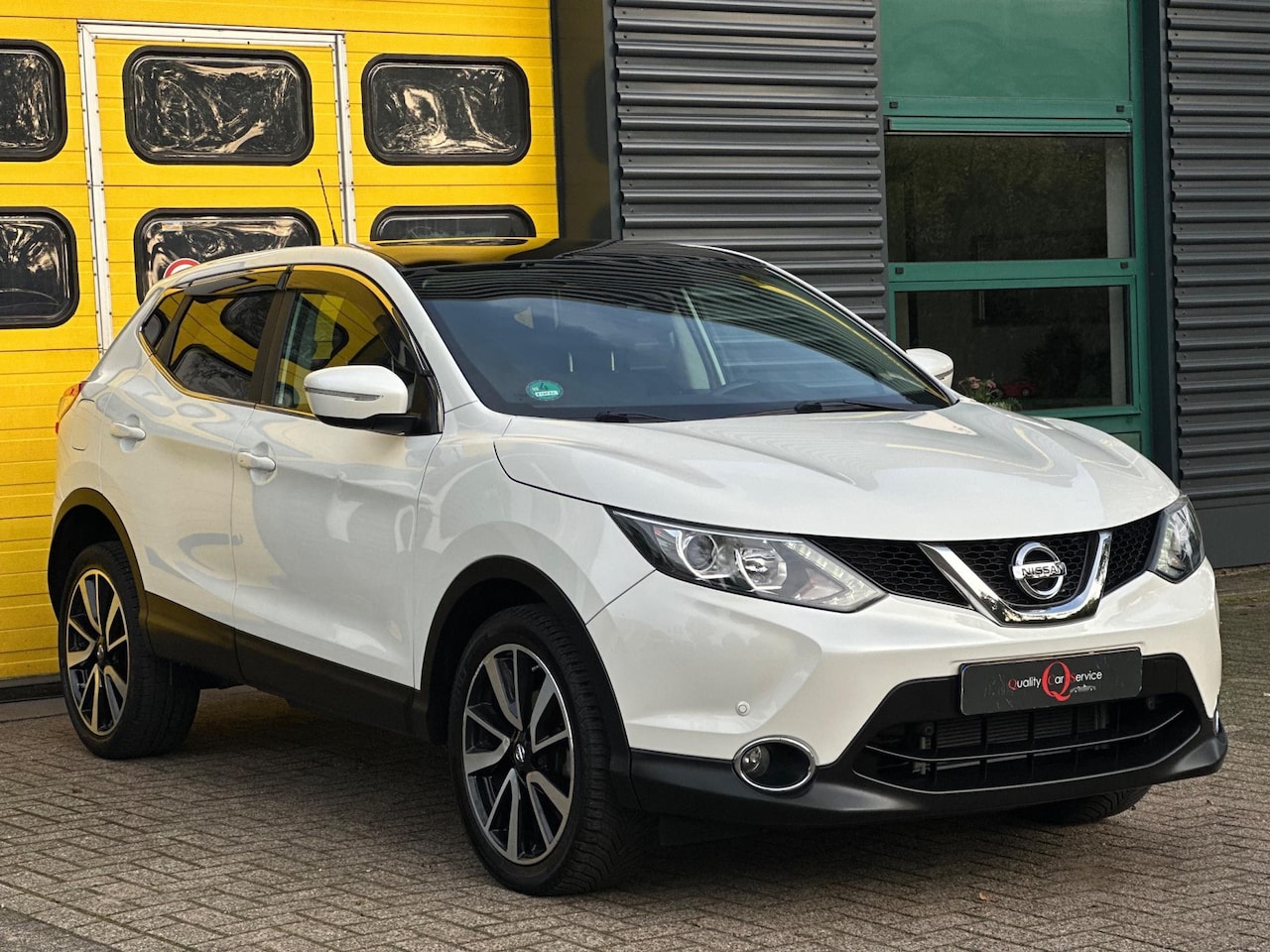 Nissan Qashqai - 1.2 Tekna Xenon/Keyless/Camera/Org.NL - AutoWereld.nl