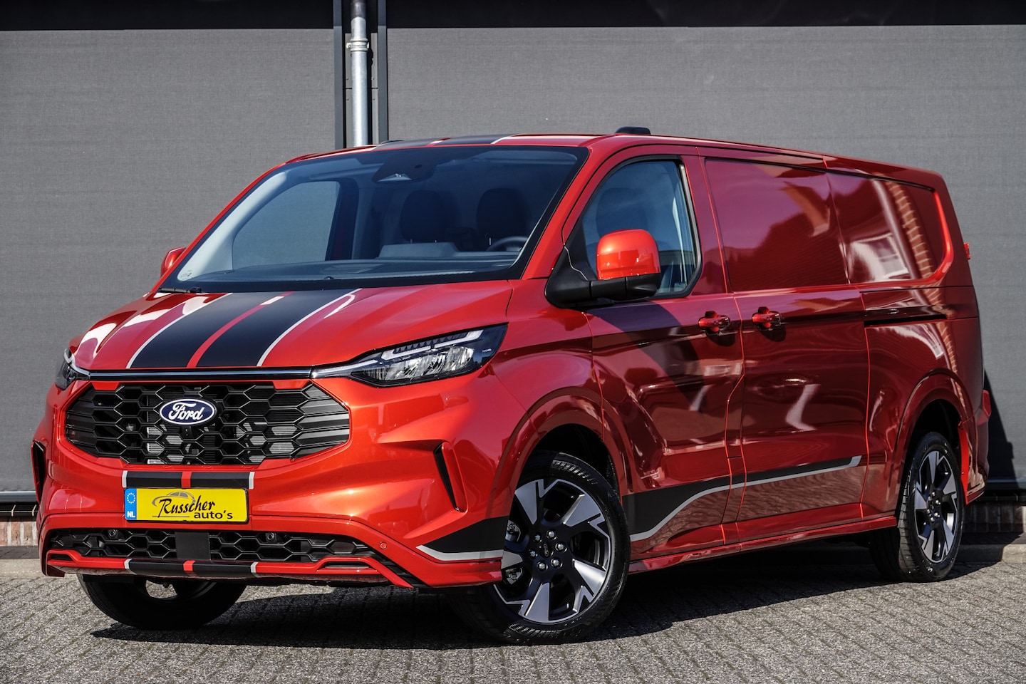 Ford Transit Custom - L2H1 170Pk Aut. | Sport | B&O Sound | 360° camera | Trekhaak | Artisan Red - AutoWereld.nl