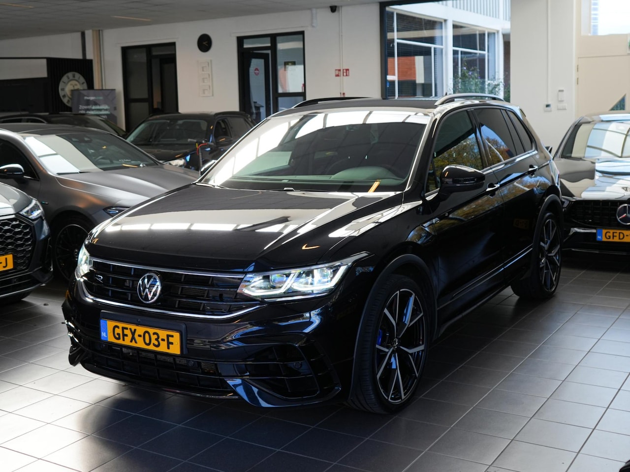 Volkswagen Tiguan - 2.0 TSI R 75 Edition 4Motion 360 Camera Akra Leder - AutoWereld.nl