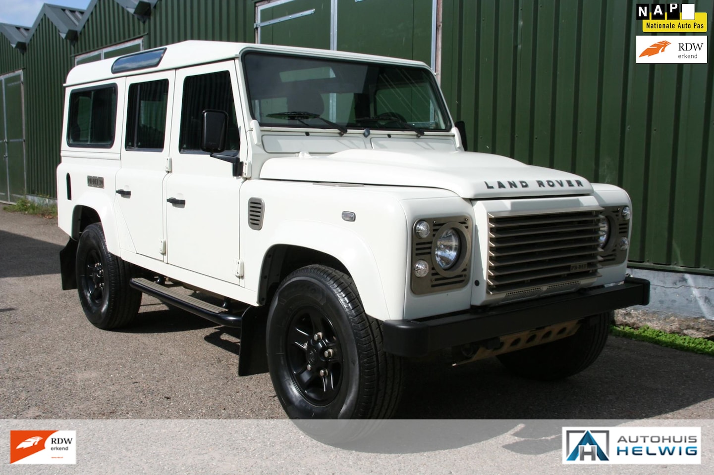 Land Rover Defender 110 - 2.4 TD SW 110" XTech PIET BOON EDITION NR 20 - AutoWereld.nl