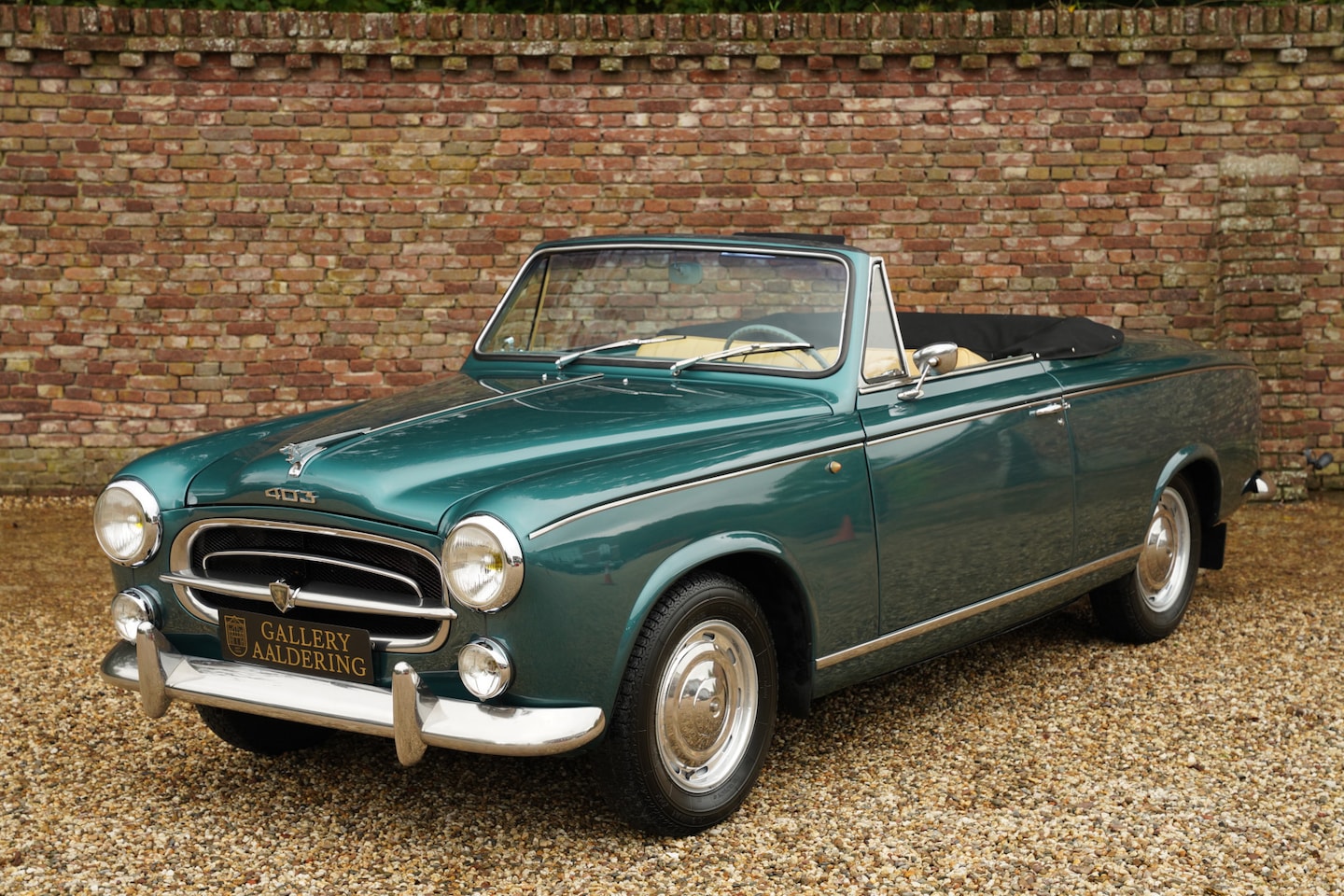 Peugeot 403 - Convertible In pristine and restored condition, New delivered in Sweden,  Well known from - AutoWereld.nl