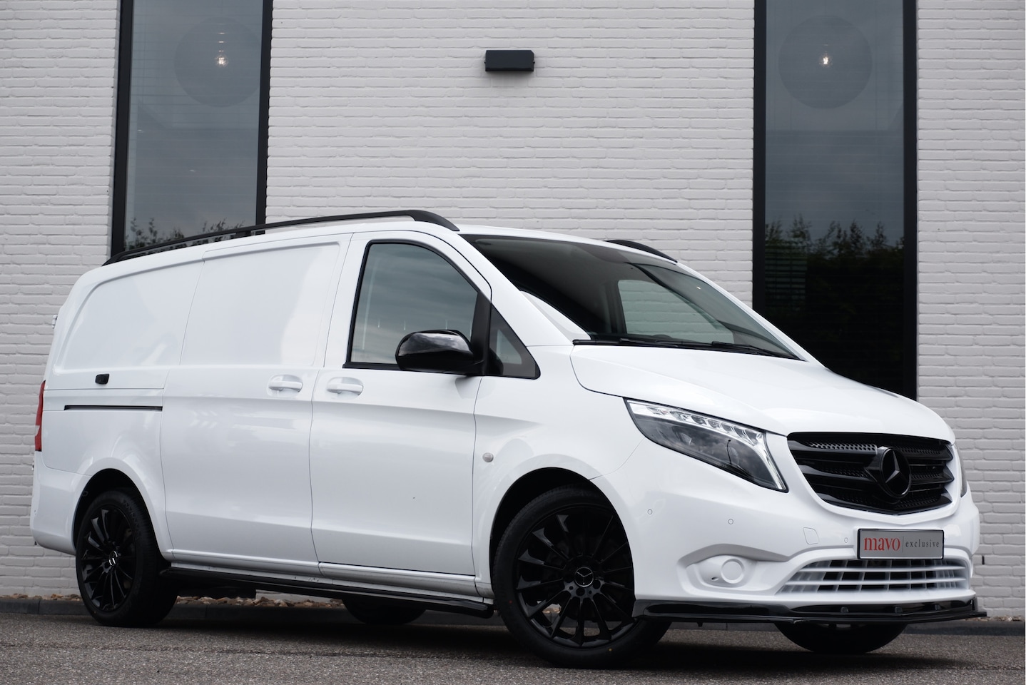 Mercedes-Benz Vito - 116 CDI / Aut / Lang / Apple Carplay / Led-Xenon / Camera / Vol Opties / NIEUWSTAAT - AutoWereld.nl