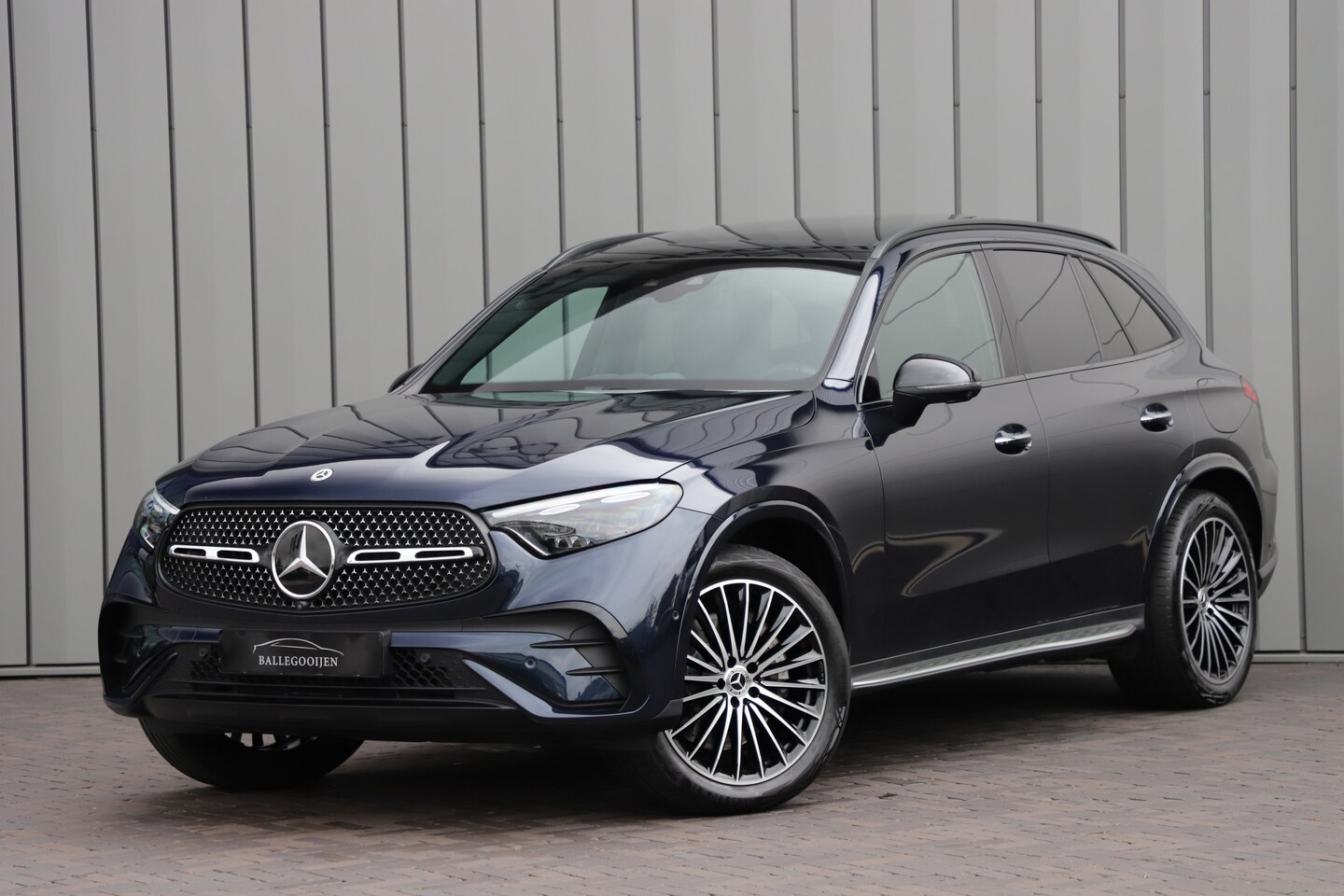 Mercedes-Benz GLC-klasse - 400e AMG 4-Matic Aut9 | 381PK | Lucht-vering | 4w-sturing | Head-up | Keyles-go | Massage - AutoWereld.nl