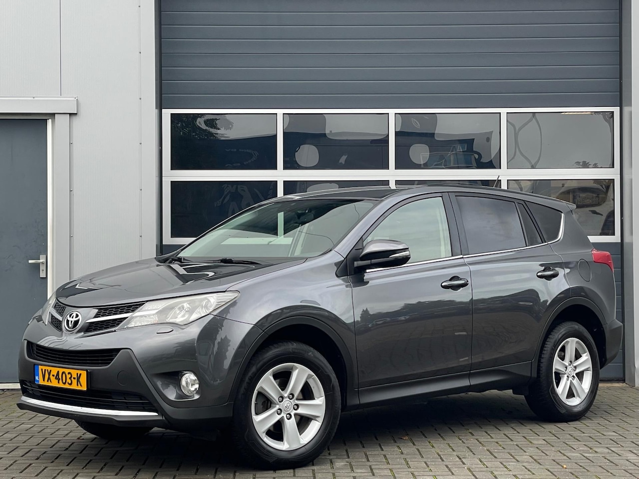 Toyota RAV4 - 2.0 D-4D Aspiration | Grijs kenteken | Navi | Camera | Trekhaak | Elektrische achterklep - AutoWereld.nl